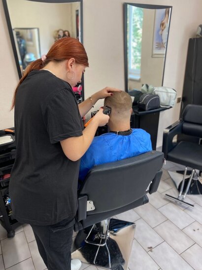 Pozvánka do školského pracoviska kaderníkov, kozmetičiek a barberov