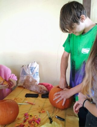 Halloweenske vyrezávanie tekvíc - 06