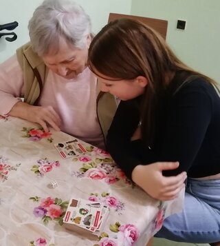 Naši dobrovoľníci v zariadení pre seniorov - 05