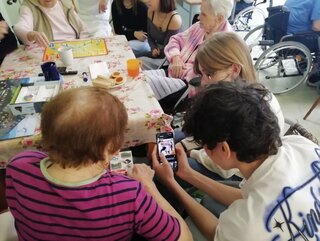 Naši dobrovoľníci v zariadení pre seniorov - 09