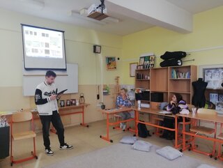 Záložka do knihy spája slovenské školy - 04