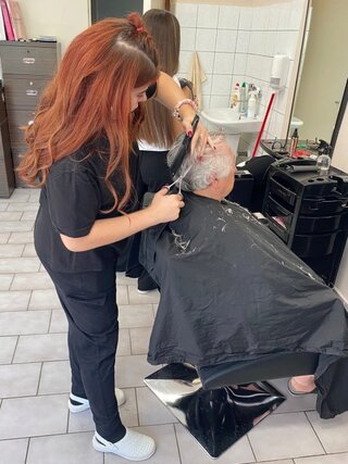 Školské pracoviská kaderníkov, kozmetičiek a barberov - 01