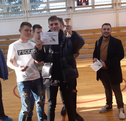 Chlapci z II.B – Majstri školy vo florbale 2019