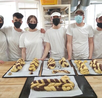 Laboratórne cvičenie cukrárov - vianočka